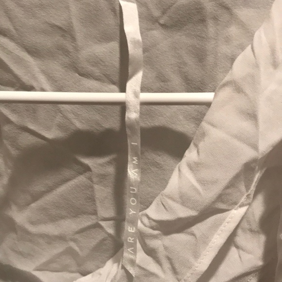 🛑SOLD🛑 AREYOUAMI Isabeli Wrap Top In White - Picture 4 of 5